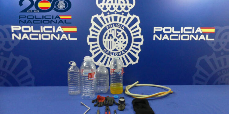 Detenido un hombre de 54 años por robar combustible a varios vehículos en un aparcamiento