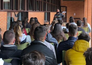 La Junta apoya el proyecto de la Guardia Civil para concienciar a los estudiantes de 4º de ESO en el uso seguro y responsable de las nuevas tecnologías