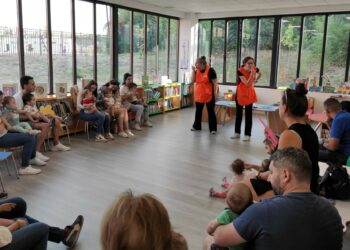 Comienza el programa de animación a la lectura para los más pequeños de Santa Marta con bebecuentos y cuentacuentos