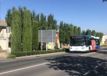Preocupación en el alfoz por la intención de Salamanca de ‘alejar’ las paradas del transporte metropolitano del centro de la ciudad