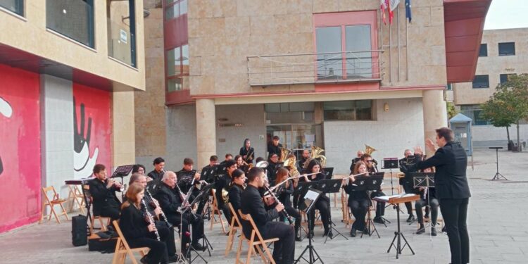 Encuentro musical de charangas en Villamayor