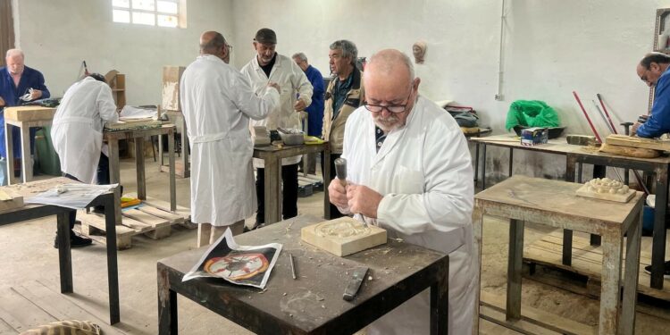 El arte de esculpir y tallar la piedra, esencia e identidad de Villamayor