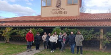 La AFE Medio Natural y Promoción Turística de Santa Marta descubre el proyecto de ‘Arte Emboscado’ de Almenara