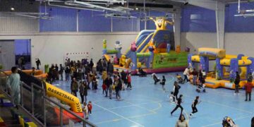 Cabezudos, pasacalles e hinchables en la jornada festiva de Santa Bárbara