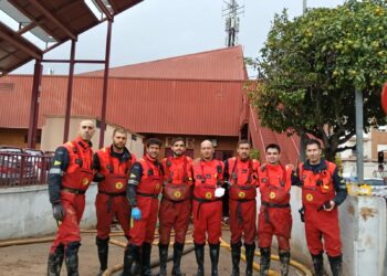 Los ocho bomberos de Salamanca desplazados hasta Valencia continúan sus trabajos de ayuda y socorro en Aldaya