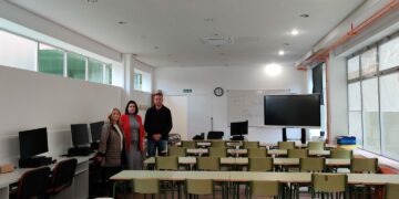 La nueva climatización completa las obras realizadas por el Ayuntamiento en la nueva Escuela de Adultos