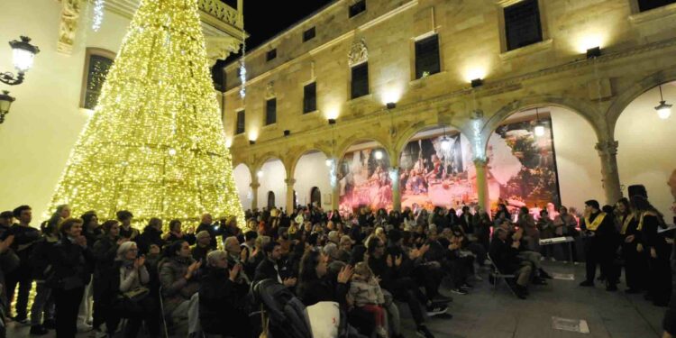 El Coro de la Universidad Pontificia de Salamanca inicia el ciclo de conciertos ‘La Salina es Navidad’