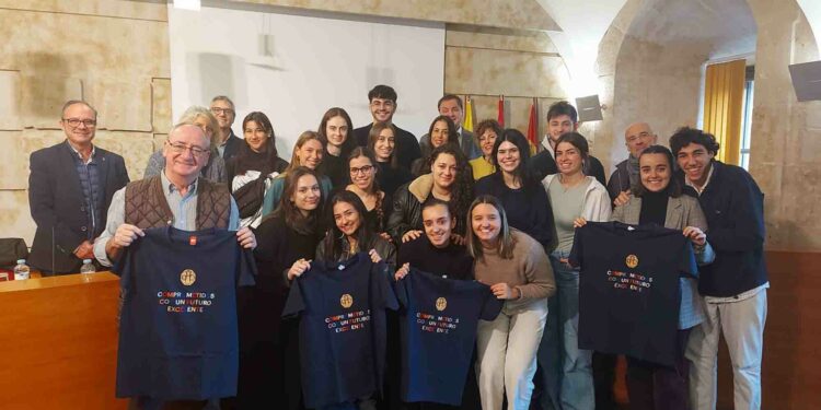 La UPSA muestra su solidaridad con los afectados por la DANA enviando un convoy con catorce furgonetas y un camión