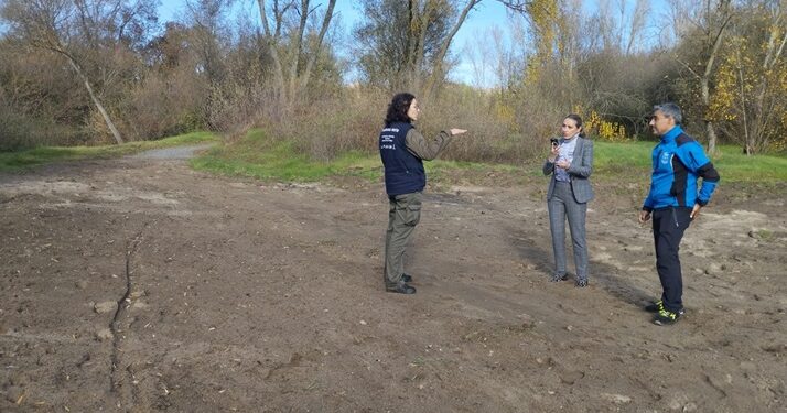 El Ayuntamiento acomete los trabajos para rehabilitar la zona del Picón de la Isla del Soto que se llevó la última crecida