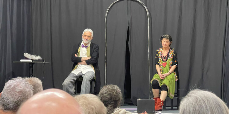 Cultura, diversión y concienciación con la obra de teatro ‘Aquí y en primera persona’