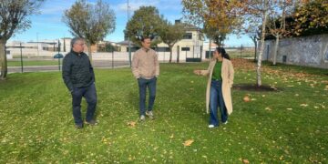 Carbajosa abre el nuevo parque canino con 1.000 m2 de ocio para perros en la calle Juan Valdés