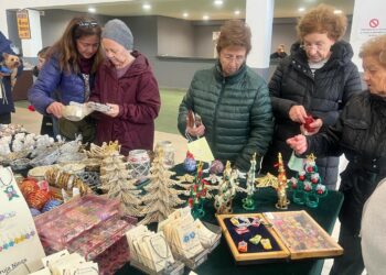 Éxito de la III Feria Agroalimentaria y de Artesanía de Doñinos con 24 expositores de productos naturales