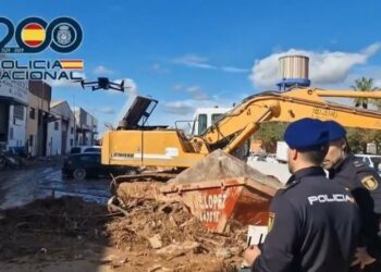 Salamanca despliega 57 efectivos de Guardia Civil, Policía Nacional y militares, vehículos y maquinaria en la zona afectada por la Dana en Valencia