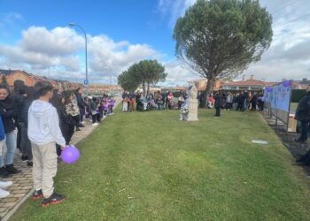 Los niños de Villamayor alzan la voz contra la violencia hacia las mujeres