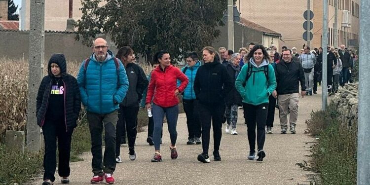La marcha solidaria de ‘Cuidamos Villamayor’ recauda 2.066,44€ para ayudar a los valencianos