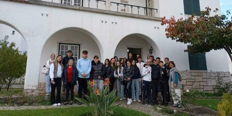 Coimbra, Oporto y Pocinho, primeras paradas de los alumnos del IESO de Villamayor para adentrarse en el ‘Territorio Torga, corazón de Unamuno’