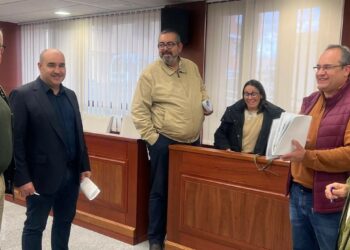 Villares libera 109.000 euros para liquidar la obra de las piscinas y hacer frente al aumento de costes en servicios básicos y Fiestas