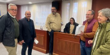 Villares libera 109.000 euros para liquidar la obra de las piscinas y hacer frente al aumento de costes en servicios básicos y Fiestas