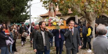 Las tradiciones religiosas y los sonidos de los paleos y el tamboril marcan el día grande de las Fiestas de Santa Bárbara