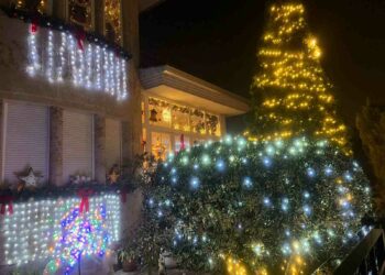 Carbajosa entrega los premios de los concursos de Decoración Navideña de Escaparates y Balcones, Fachadas y Jardines exteriores