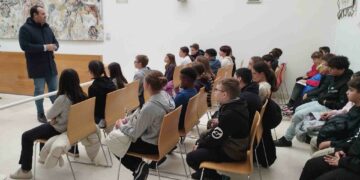 Los escolares del Carmen Martín Gaite celebran el Día de la Constitución con una visita al Ayuntamiento