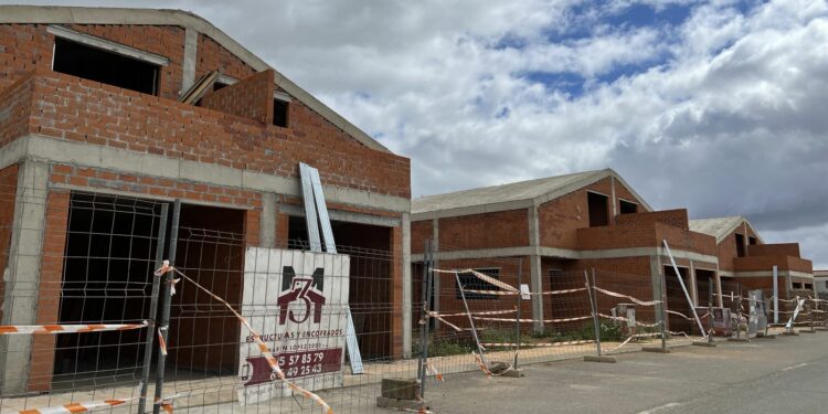 Financiación extra de la Junta para afrontar los sobrecostes de las 19 viviendas protegidas que está construyendo en Doñinos