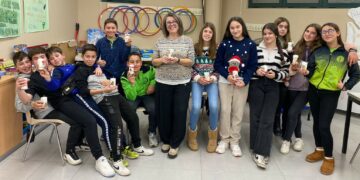 Exhibición de gimnasia rítmica y elaboración de velas navideñas dan continuidad a las actividades en Carbajosa