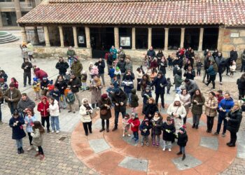 La X Nochevieja infantil reúne a más de 200 vecinos de Carbajosa para celebrar el año nuevo anticipado