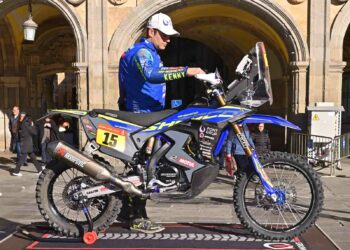 Lorenzo Santolino parte hacia Arabia Saudí para participar en su séptimo Rally Dakar