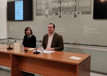 El poeta salmantino David Martín presenta su primera obra ‘Manual del olvido’
