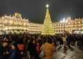 El árbol de Navidad y el videomapping, ‘La senda de los animales del hielo’ y el mercado navideño ‘triunfan’ en la Navidad de Salamanca