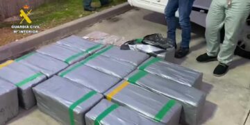 La Guardia Civil detiene en Robliza de Cojos a tres persona e incauta 600 kilos de cocaína en la operación ERGU
