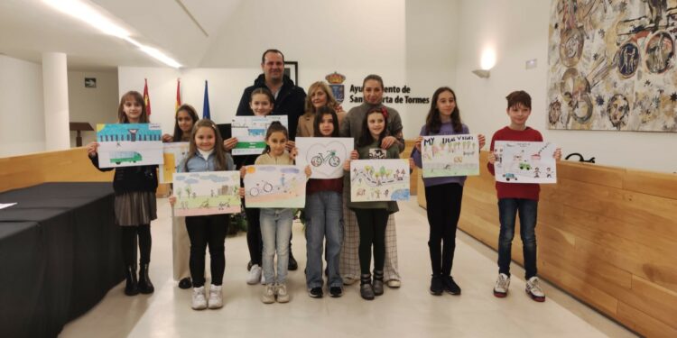 Daniela Hernández gana el concurso de dibujo escolar de la Semana de la Movilidad de Santa Marta