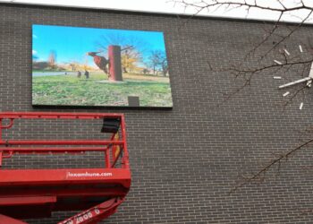 Pantallas y tótems informativos, sensores de aparcamiento y espacios de formación para impulsar el comercio con el proyecto europeo ‘BeSmart’