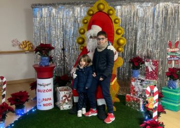 Papá Noel recibe a los niños de Villamayor
