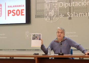 El PSOE de la Diputación propone la creación de un plan provincial de transporte público de viajeros y un sistema de buzones inteligentes