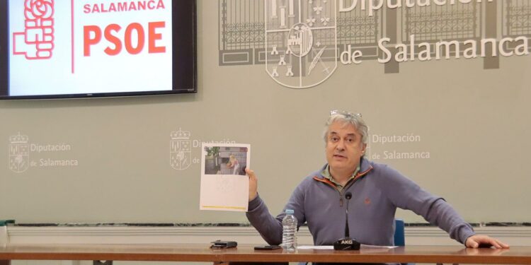 El PSOE de la Diputación propone la creación de un plan provincial de transporte público de viajeros y un sistema de buzones inteligentes