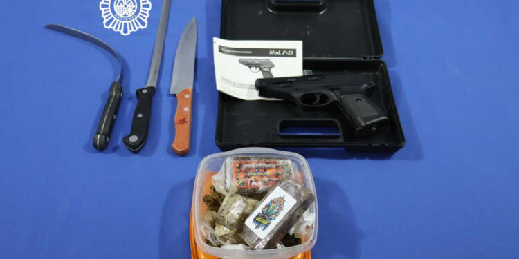 Una agresión mutua acaba con una pareja detenida por tenencia de hachís, MDMA y marihuana