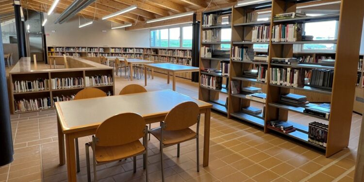 La Biblioteca Municipal de Carbajosa supera los 3.300 usuarios y bate récord con 6.984 préstamos en 2024