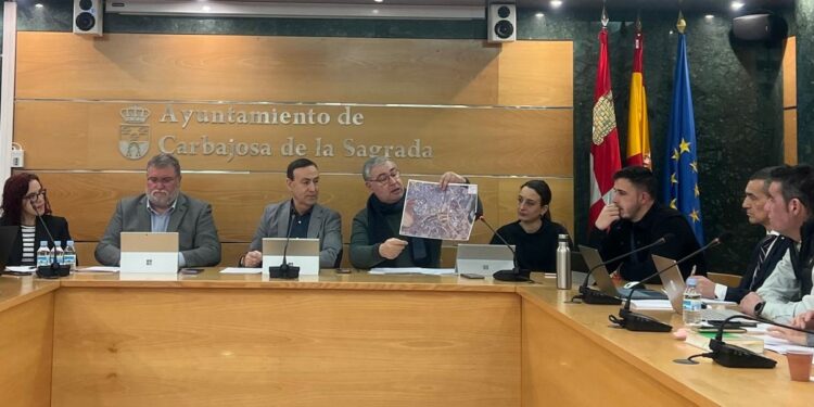 Carbajosa pide al Ministerio de Transportes una pasarela peatonal o un paso subterráneo sobre la autovía A-50