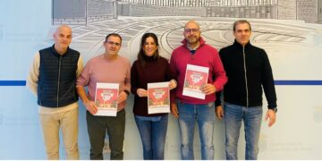 Santa Marta entrega los 600 euros a los ganadores del concurso de escaparates navideños