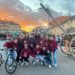 Los Quintos de Villares cumplen con la tradición en una divertida carrera de cintas