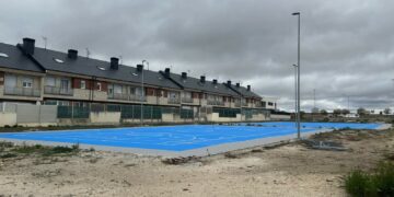 Villares concluirá la pista polideportiva con la AFE ‘Jardinería y Zonas verdes’ para que esté lista en verano