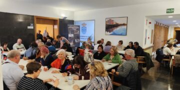 La sesión de bingo reúne a más de 200 mayores en el Edificio Sociocultural