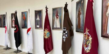 Amable Diego expone ‘Faz de Semana Santa’, un homenaje a los Cristos y Vírgenes que procesionan en Salamanca