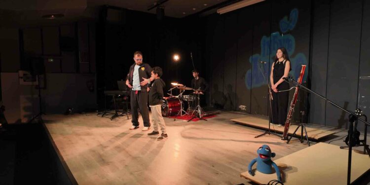 Martín busca cumplir su sueño en la obra de teatro ‘Infinito Amarillo’