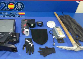 Detenido un hombre de 37 años por el robo de un bar y la sustracción de un vehículo