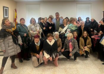 Maribel Gallardo recibe el bastón de mando en Cabrerizos para iniciar la fiesta de las Águedas