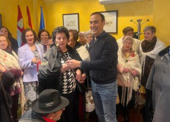 El alcalde de Carbajosa entrega el mando a las Águedas en el día de su fiesta