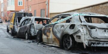 Calcinados tres coches de madrugada en Carbajosa